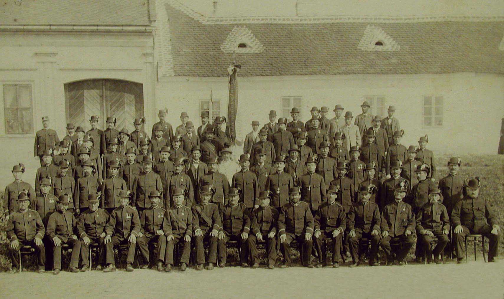 Spolek vojenskch vyslouilc v Napajedlch kolem roku 1900